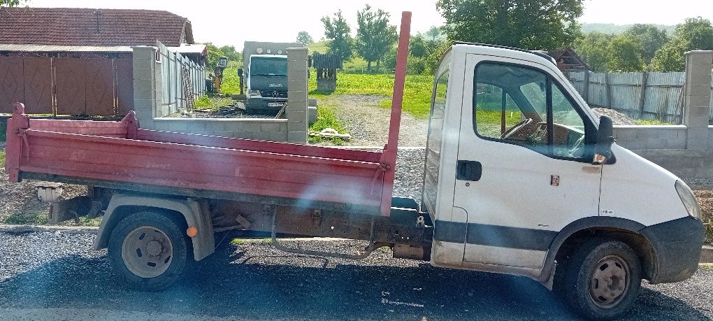 Vând iveco daily