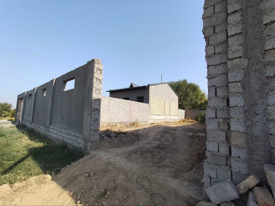 Ер 3,1 сотих, Зангиота Эркин постдан утканда, катта йулга 500 метр