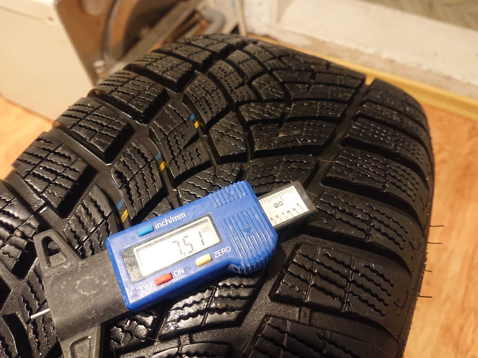 Anvelope iarna Michelin  UltraGrip Performance + 215 55 R16 DOT 3219