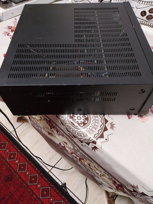 Vând amplificator harman/kardon Avr 80