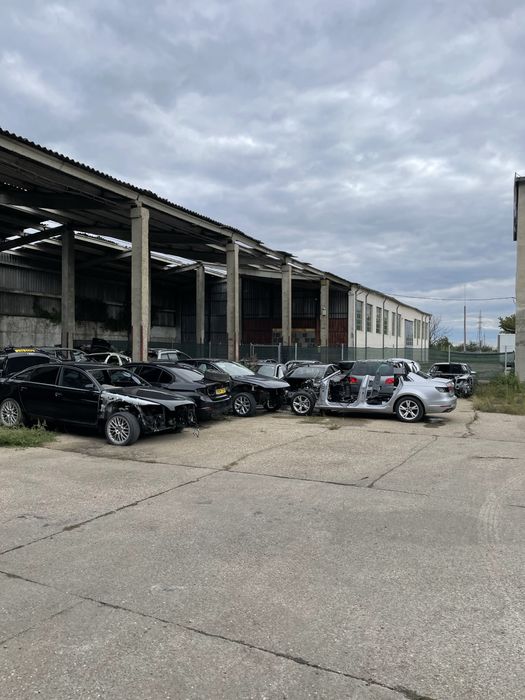 Teren Industrial cu platforma betonata si Cladiri Industriale