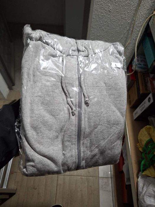 Комплект анцунг и суитшърт- нови