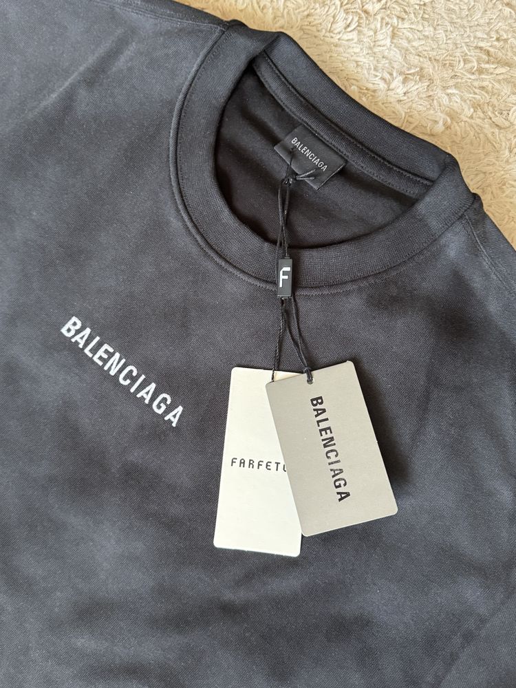 Tricou balenciaga