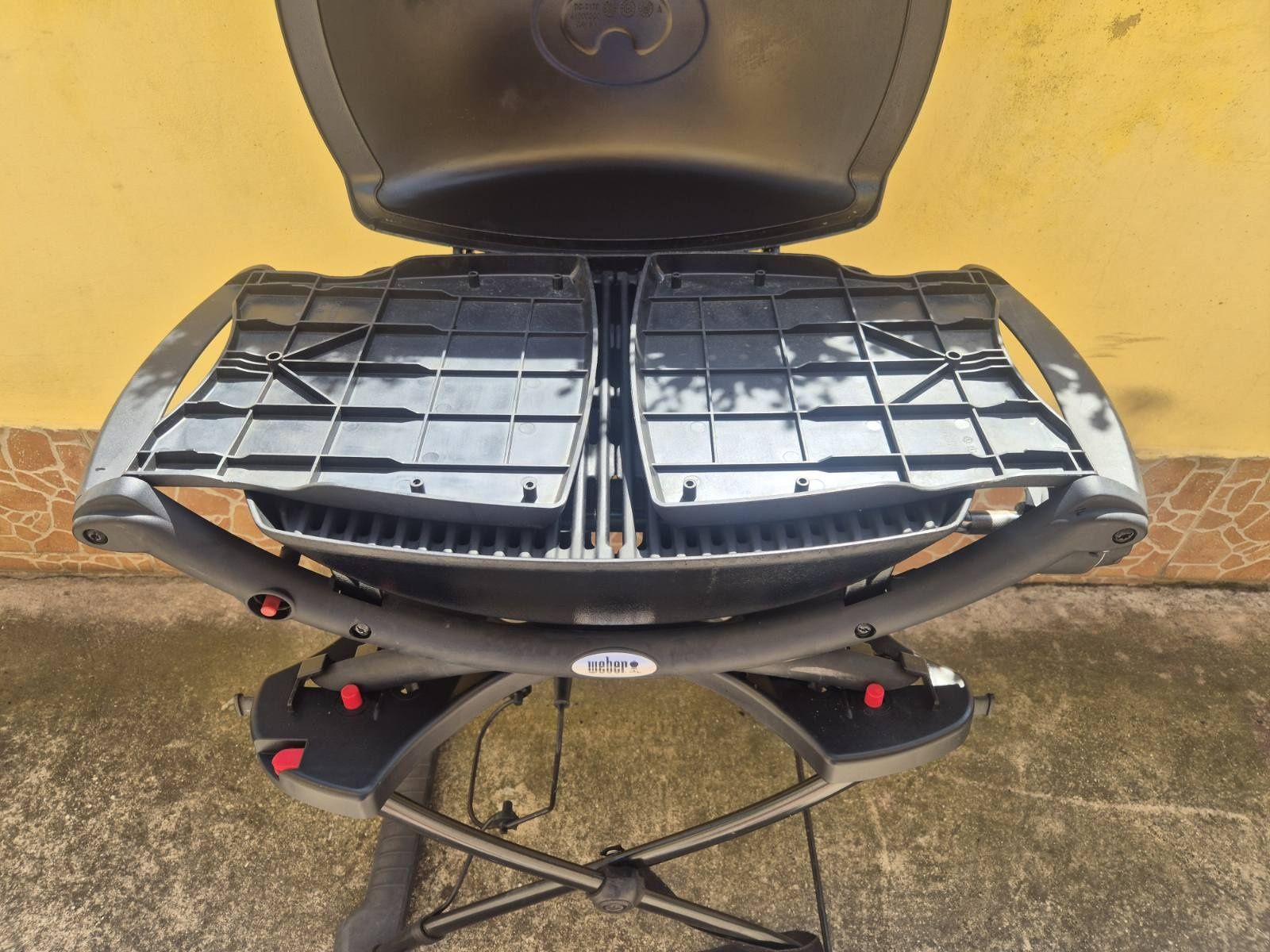 Газово барбекю Weber Q2000