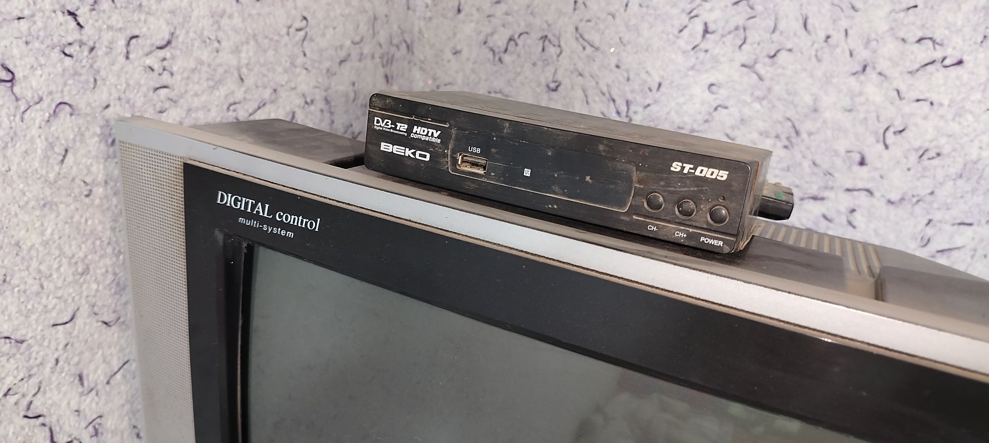 Sony rangli televizor sotiladi. Tv tyuner bilan.