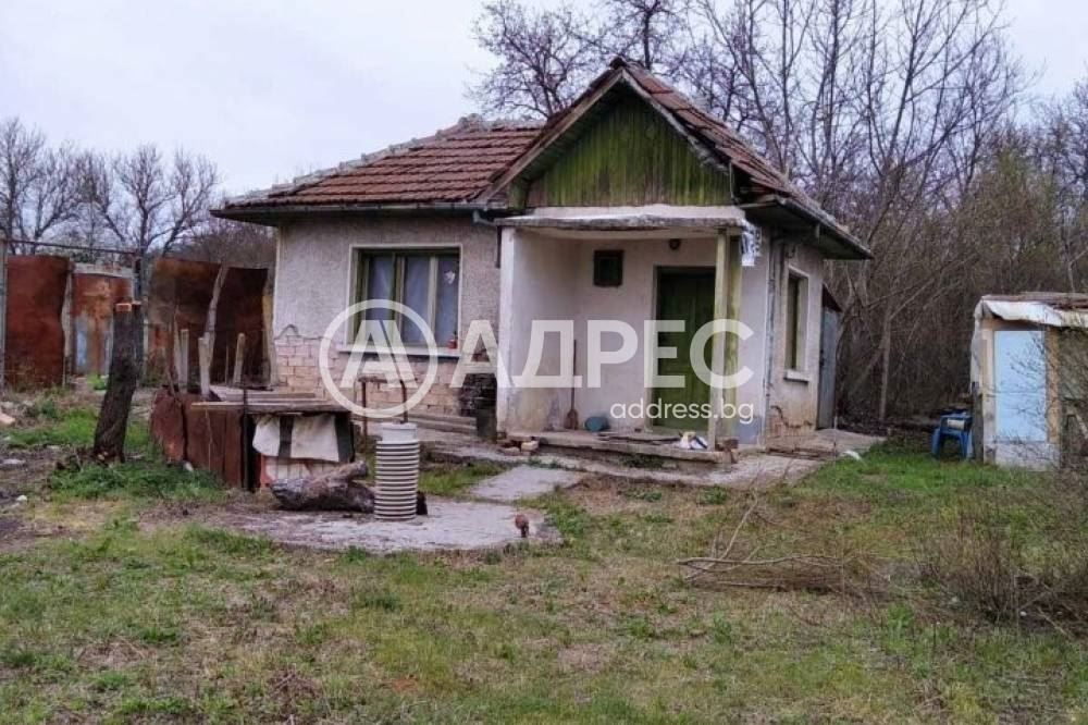 Вила в гр.Севлиево местност "Севлиевски лозя"