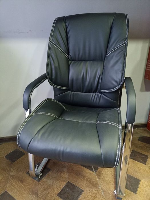Офисная кресло. 130 кг