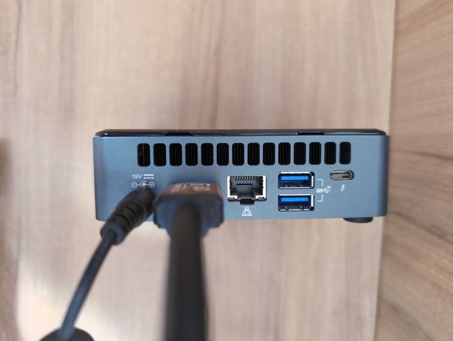 Vând Mini PC Intel (NUC) Next Unit of Computing NUC10I5FNK2