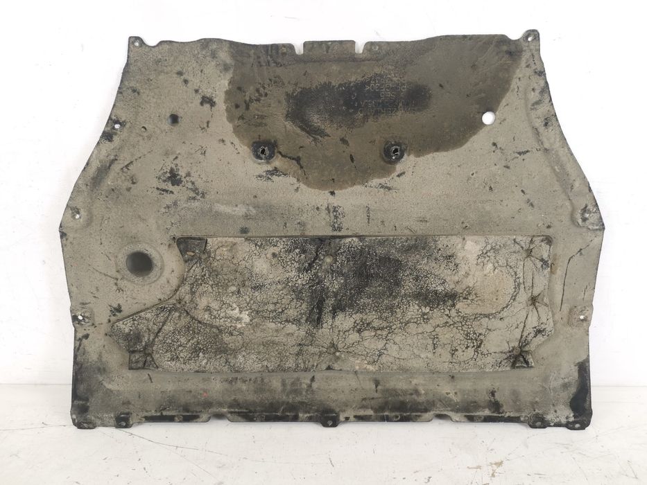 Ауди Q7 / Audi Q7 Пластмасов двигателен картер, оригинален, в добро съ