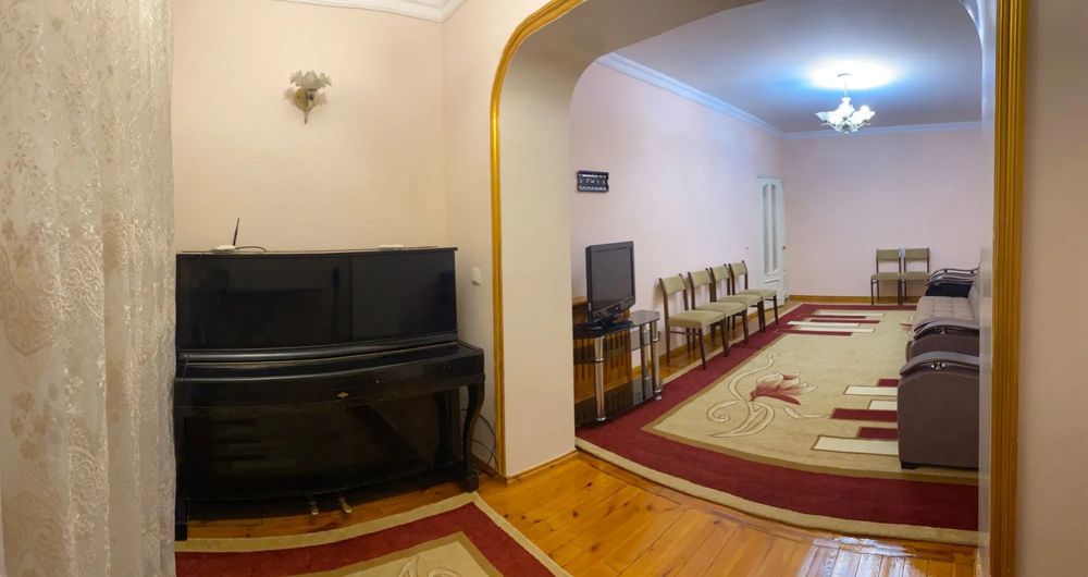 Сдается 2 х ком 500 Метров от метро  Бодомзор. Мичеть Бодомзор