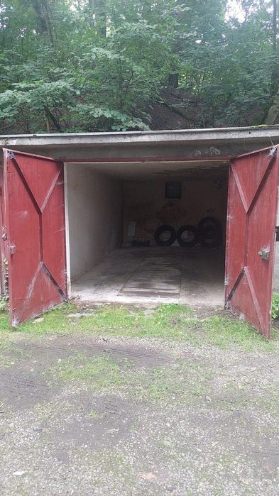 De vanzare Garaj cu autorizatie de construiee