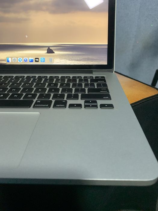 Macbook Pro 2015 Sotiladi