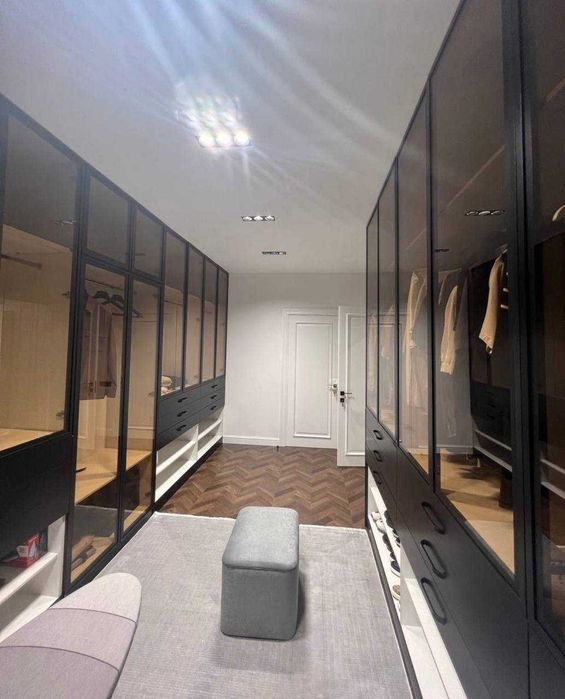 ЖК «Новомосковская» (дуплекс)
8/7-8/8
Площадь: 345 м²