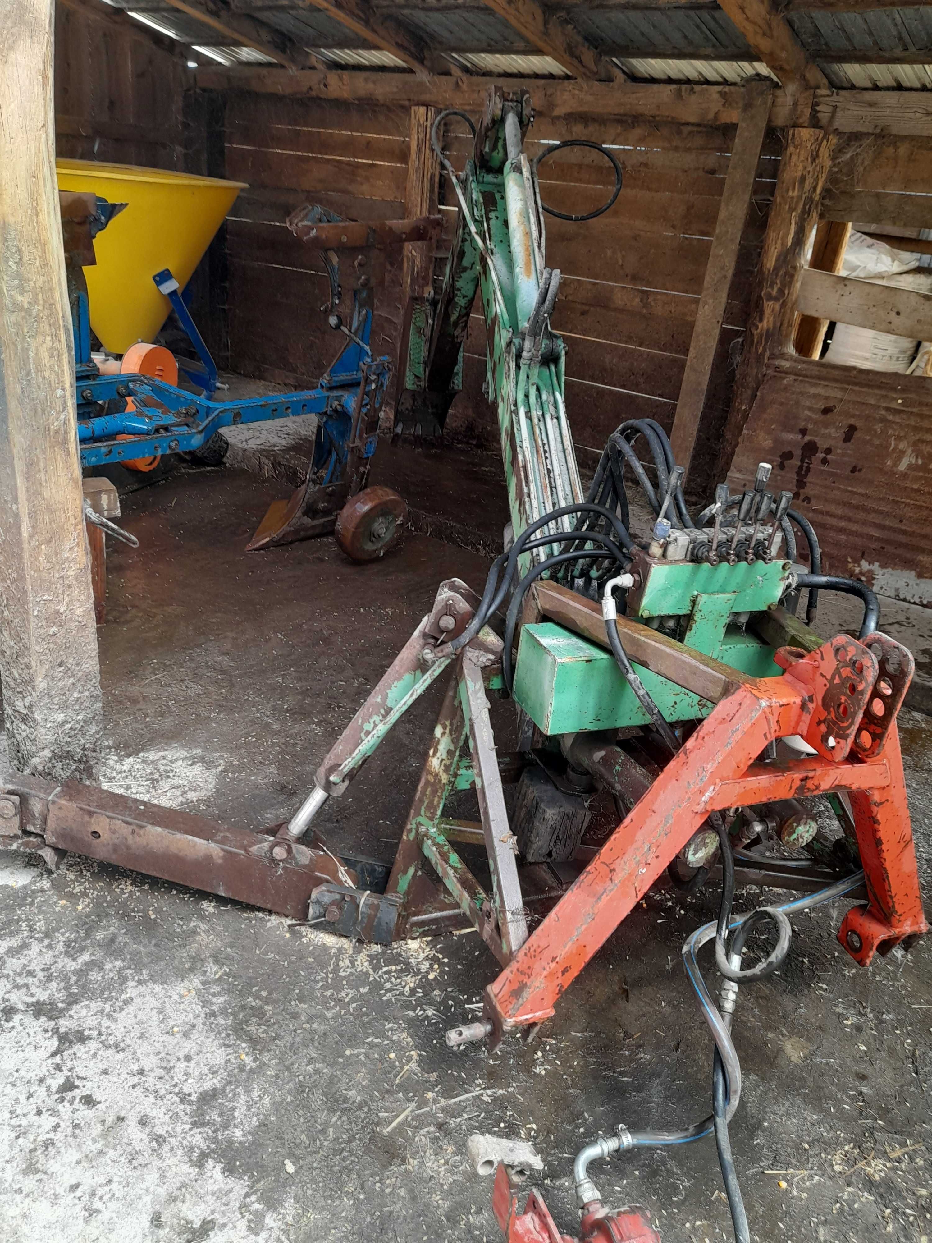 Vand brat excavator tractor