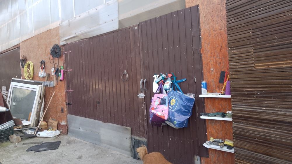 Ușa de garaj Poarta atelier din tablă zincata