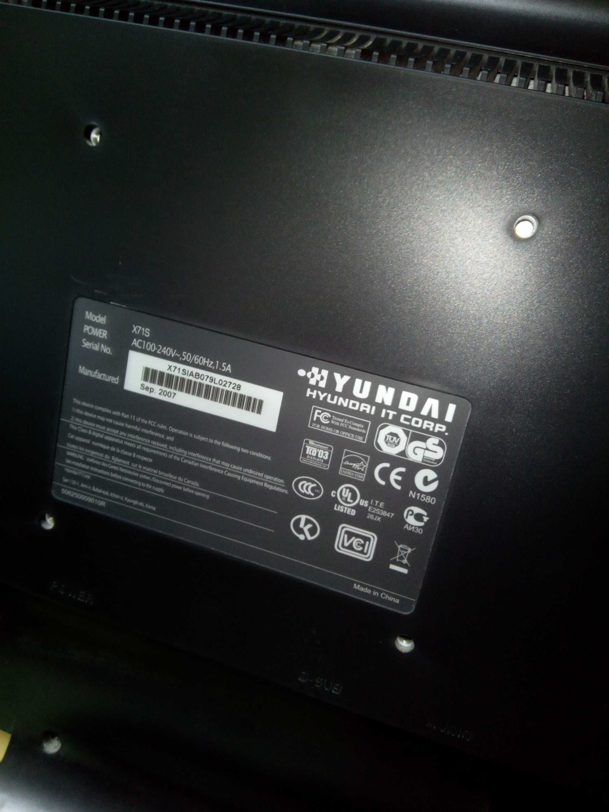 Настолен компютър DELL Optiplex 790 с монитор Hyundai