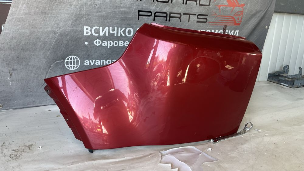 2 броя десен и 3 броя ляв ъгъл от задна броня Range Rover Evoque L538
