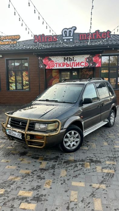 Mitsubishi RVR 1997