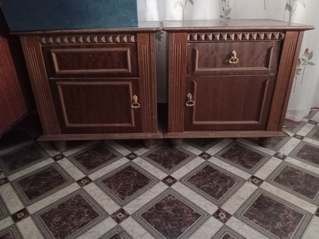 Продам шифоньер, тумбочки