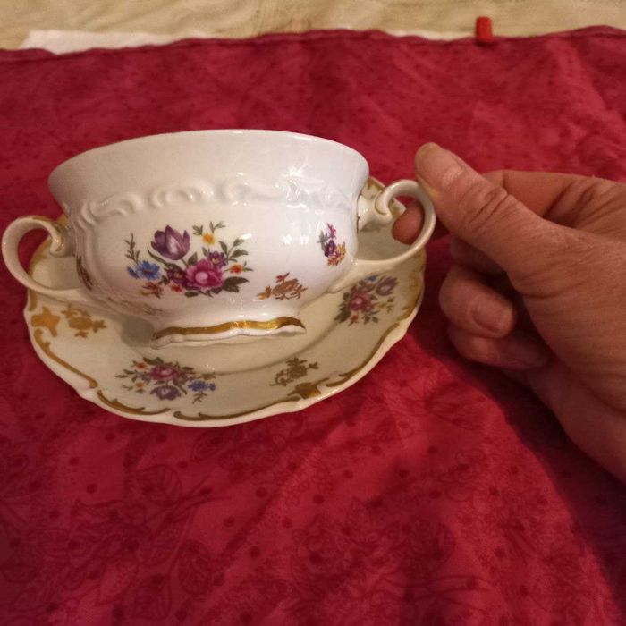 Новые суповые чашки Reichenbach с блюдцами. Цена указана за одну.