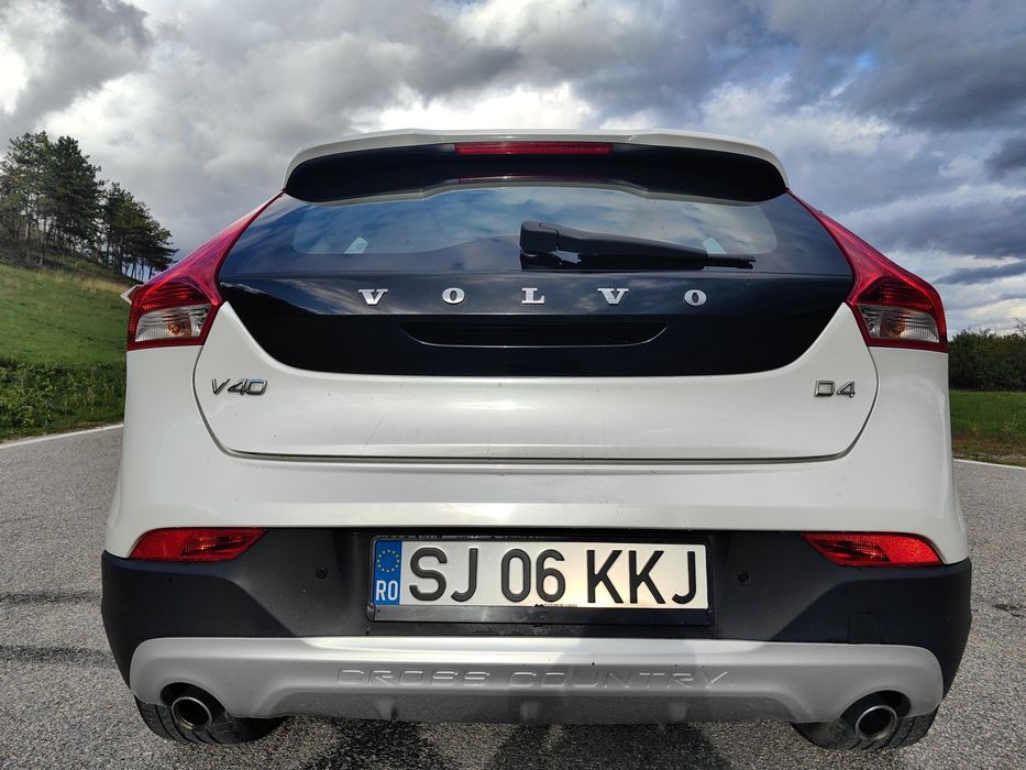 Volvo V40 2.0 Cross Country diesel 5 cilindrii