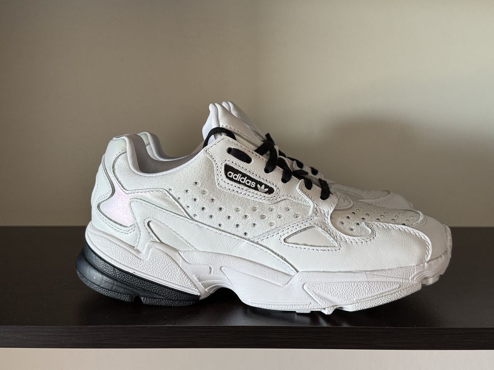 Adidas Falcon 39номер 24см Стелка Нови с Кутия