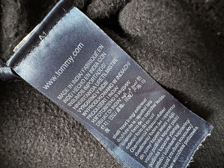 Tommy Hilfiger original горнище.M