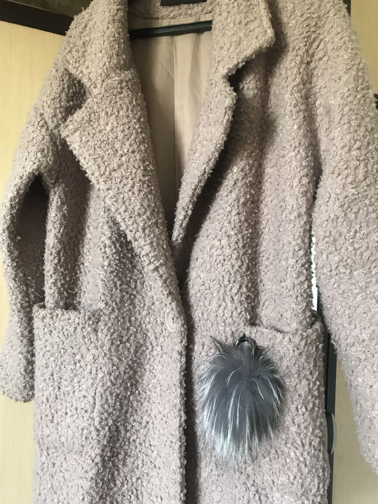 Женское пальто и безрукавка