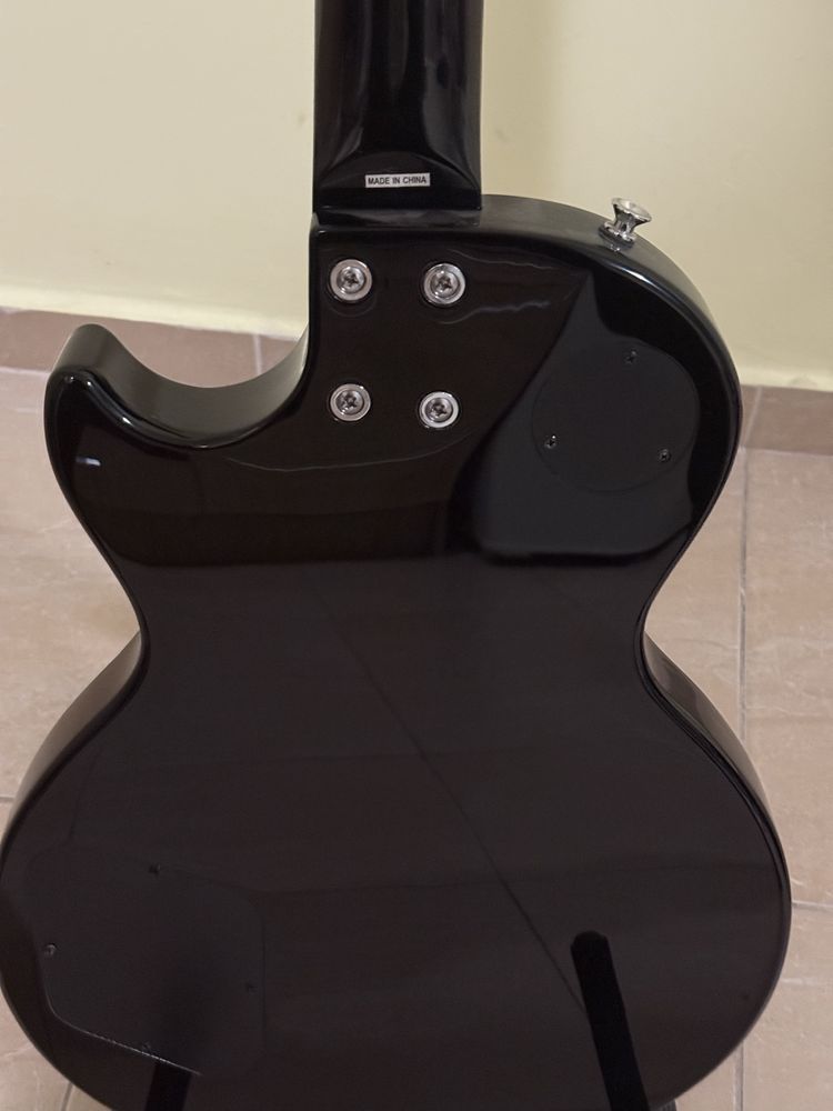 Електрическа китара Epiphone Les Paul Studio E1 VS + Marshall MG15GR