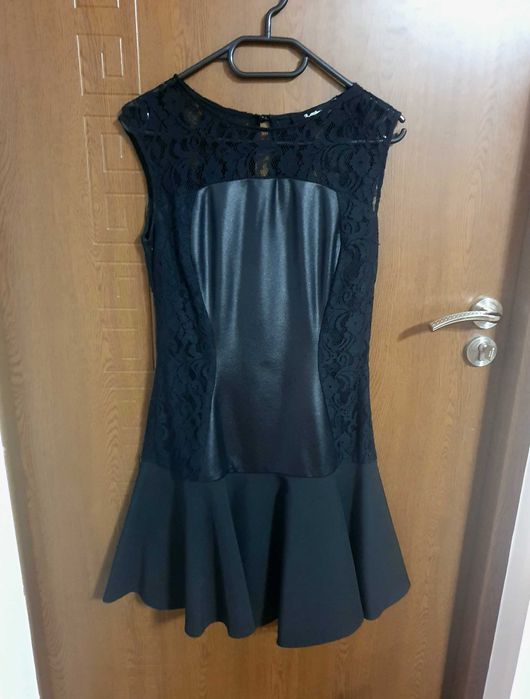 Rochita neagra cu dantela