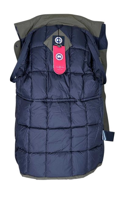 Ново Canada Goose дамска парка яке Размер С