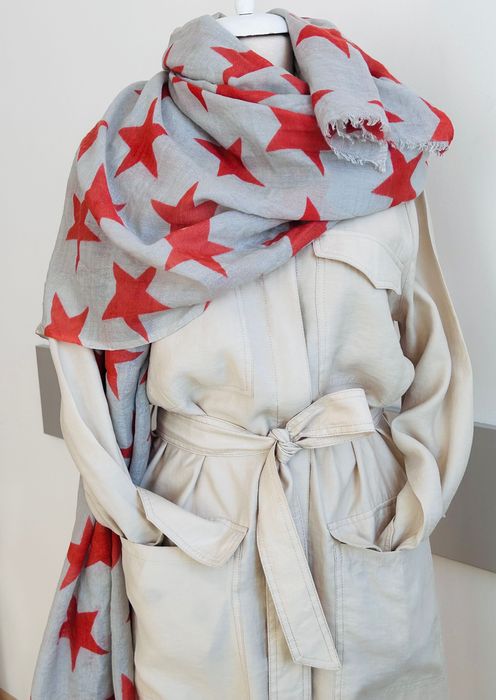 Becksondergaard разкошен мек вълнен шал на звезди