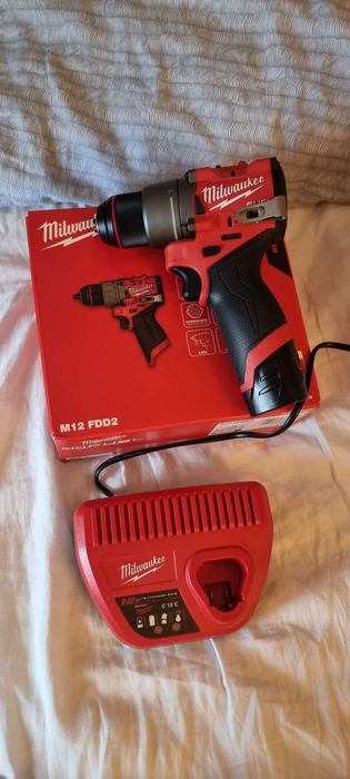 vand masina de gaurit Milwaukee