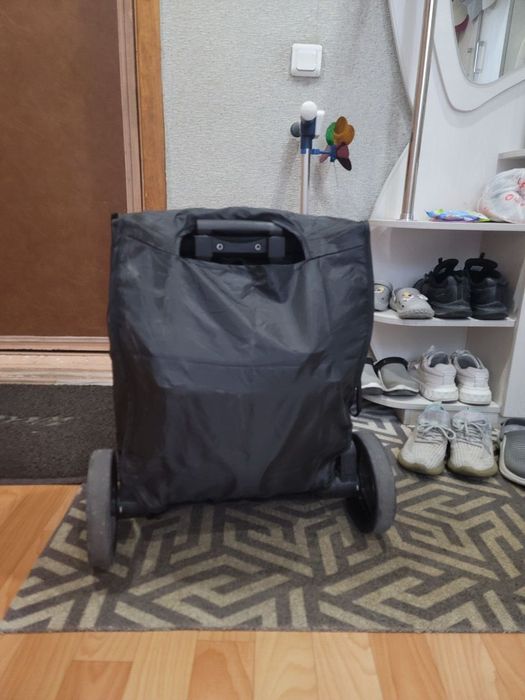 Детская прогулочная коляска