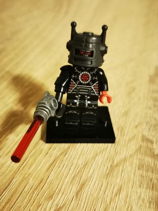 Minifigurină LEGO CMF Seria 8 - Evil Robot