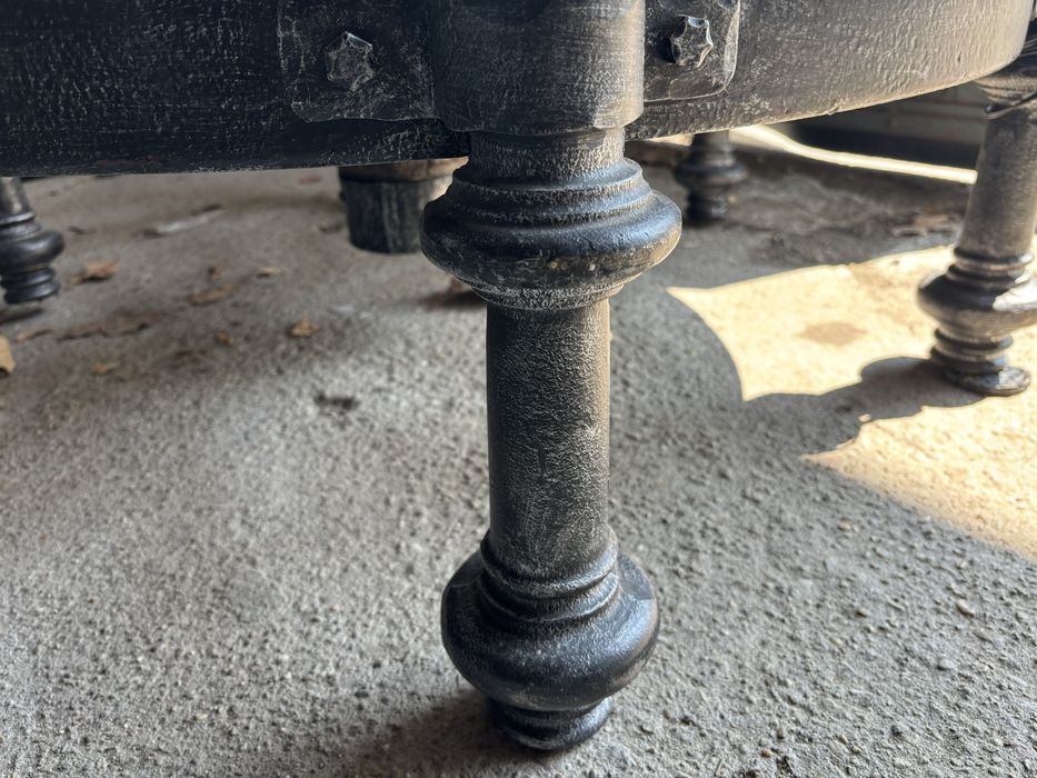 Кръгла маса от ковано желязо