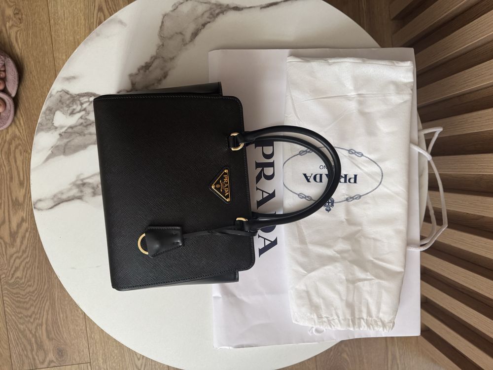 Чанта Prada Galria