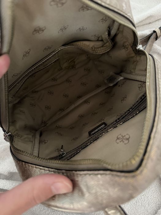Дамска раница Guess