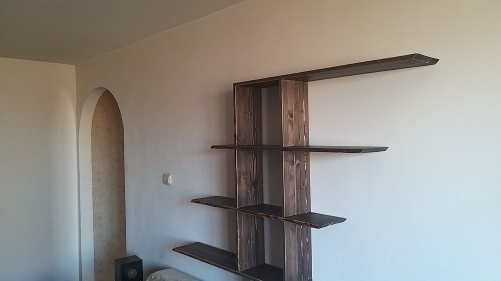 Декоративная полка из дерева