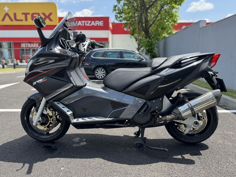 Aprilia SRV 850 maxi scuter gilera gp 800