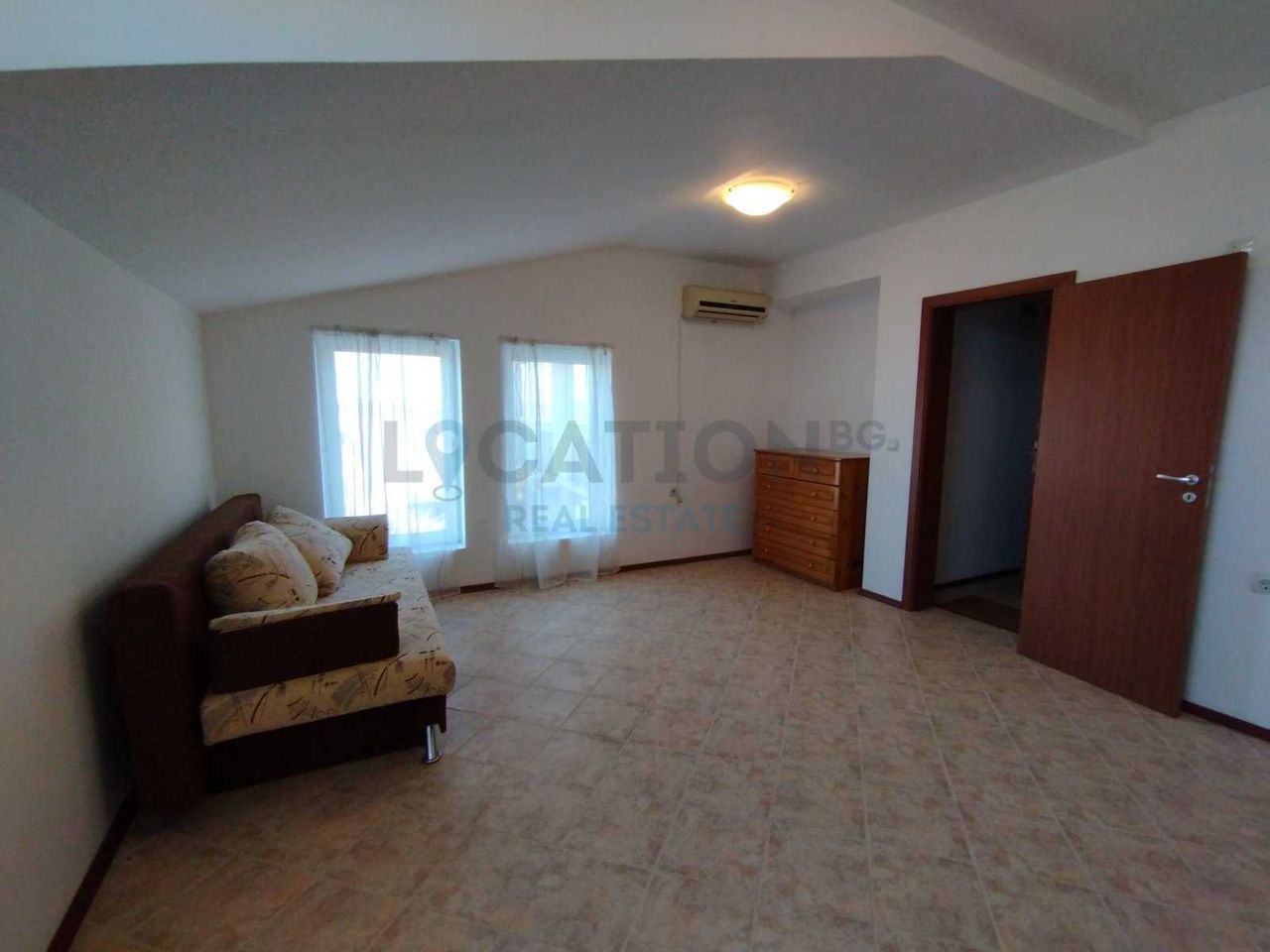 Продава се Едностаен апартамент в с. Божурец, Област Добрич - 37 кв.м за 595 €/кв.м - Снимка #1