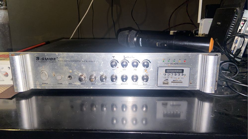 Продаю профессиональный  аудиоусилитель.