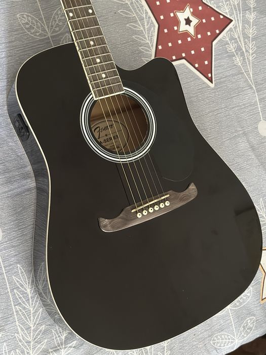 Chitara fender electroacustica 4/4