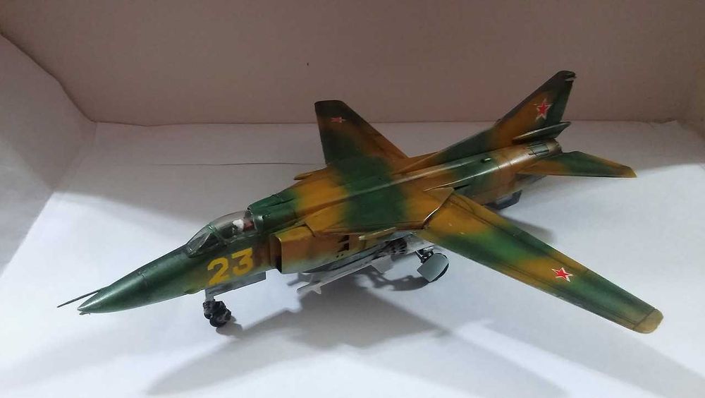 сборная модель самолета МиГ-27 1/72 Academy