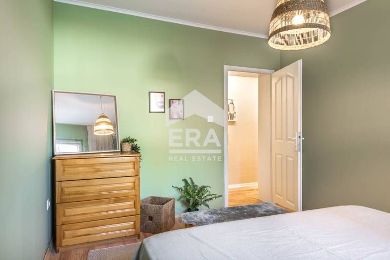 Продава се Тристаен апартамент в Варна, Бриз - 91 кв.м за 2495 €/кв.м - Снимка #8