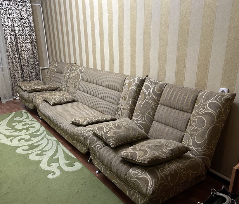 Продам диван и два кресла. Состояние хорошее. Каскелен. Самовывоз