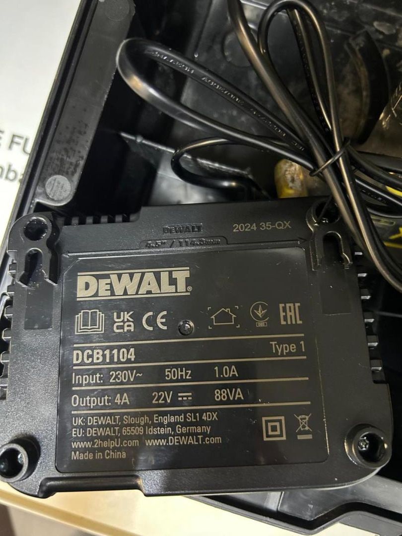 Polizor unghiular DeWalt DCG405, cu 2 acumulatoare,+incarcator  -D-