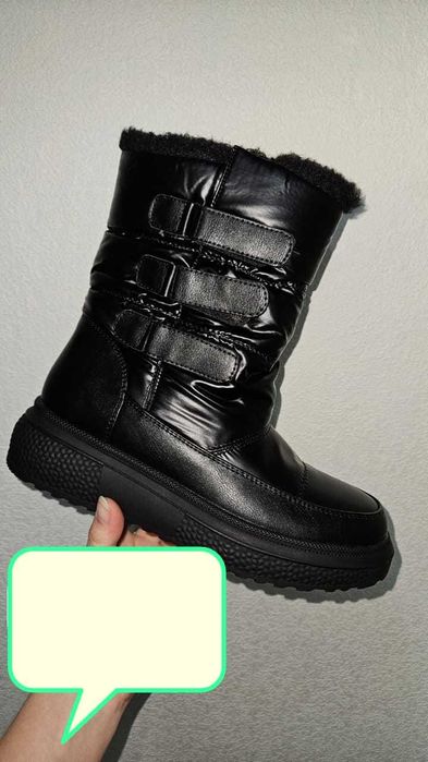 продам новые женские сапоги