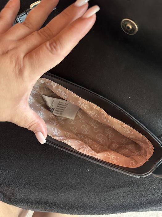 Чанта Guess girl