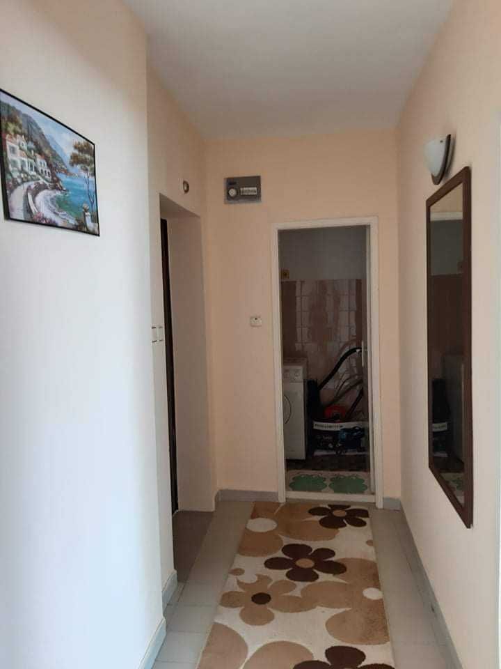 Дава се под наем Тристаен апартамент в Кърджали, Център - 90 кв.м за 306 € - Снимка #11